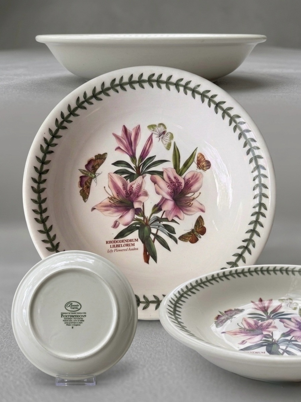 Portmeirion Pink Floral Botanical Ceramic Serving Bowl with Green Laurel Border